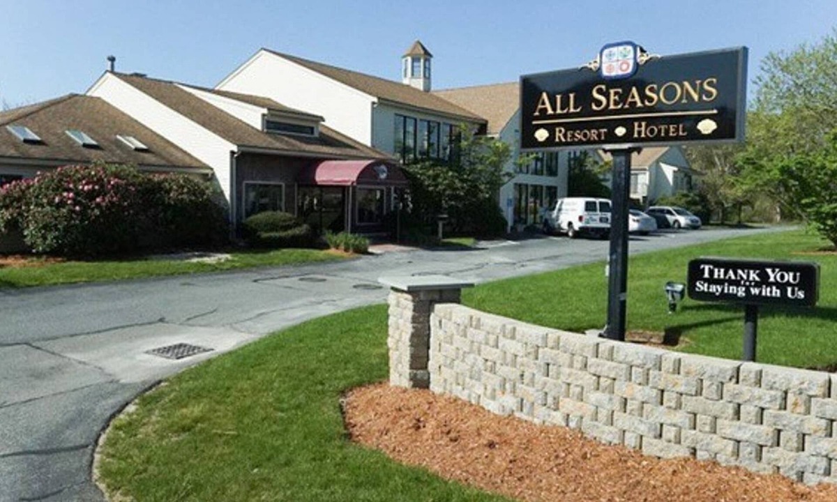 All Seasons Resort | South Yarmouth