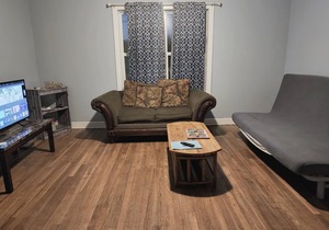 #2 *Simple Stay* UPSTAIRS APT Downtown Bayfront McGee Beach Sphon Shoreline HOSP