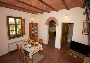 Farmhouse in Tuscany near Siena's Charm