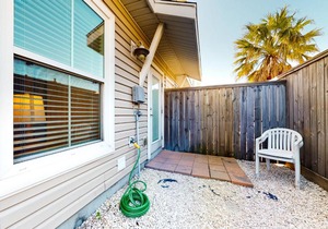Leeward Bay 15001