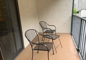 Oak Square 109 is a spacious condo with private balcony in downtown