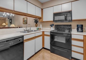two bedroom condo sleeps 6 persons