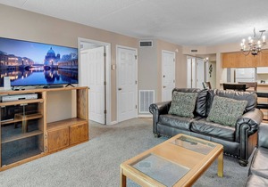 two bedroom condo sleeps 6 persons