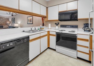 two bedroom condo sleeps 6 persons