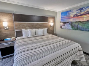 Ambassador Inn Suites | South Yarmouth