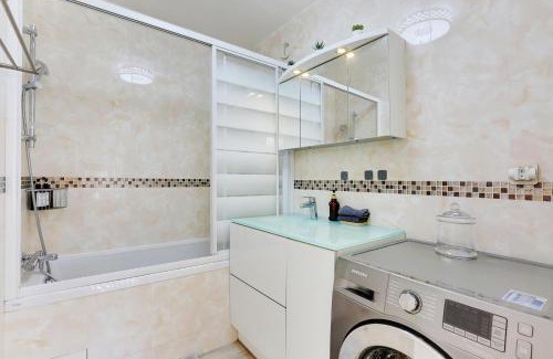 Flandres Apartment | À 1 minute du métro et Parking privé