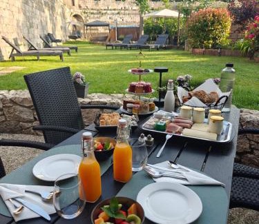 Vianne Bed & Breakfast | À L'AISE - Chambres d'hôtes à Vianne