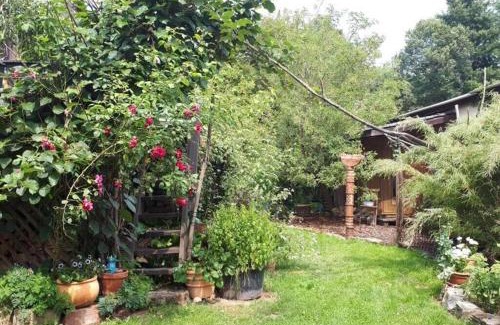 Quentel Apartment | Ältestes Haus in Quentel - Ferienwohnung 1 mit kleinem Garten