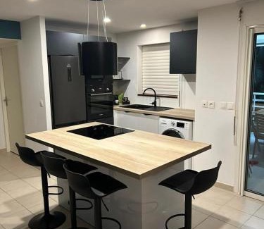 Baie-Mahault Apartment | Élégance