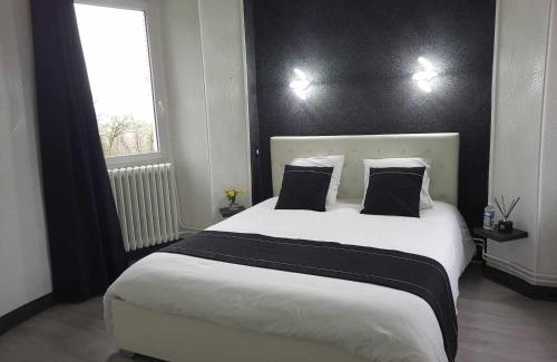 Cluis Bed & Breakfast | Élégant séjour au Château, confort moderne et activités alentour - FR-1-591-680