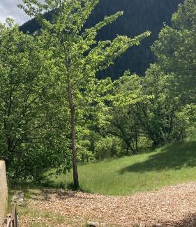 Chalais Ski Chalet | Ô Bercail Gîte de basse montagne 7' de vercorin