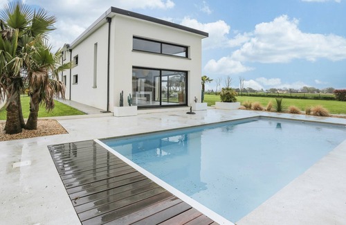 Mauron House | Ôde en Brocéliande - Maison pour 14 avec piscine