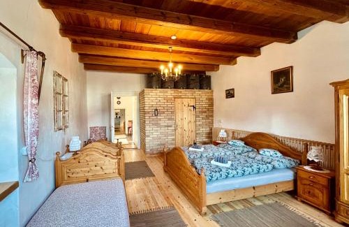 Bakonykoppany House | Öregfenyő Tornácosház