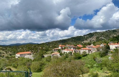 Dimitsana House | Αγνάντιο room's