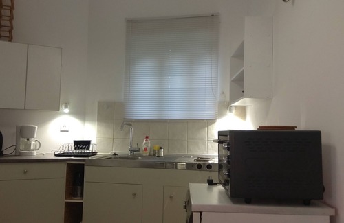 Karystos Apartment | Διαμέρισμα στον κήπο κοντά σε υπέροχη παραλία