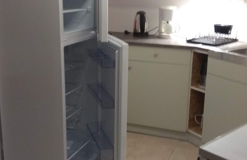 Karystos Apartment | Διαμέρισμα στον κήπο κοντά σε υπέροχη παραλία