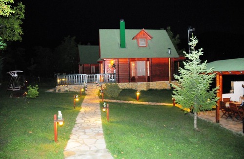 Karpenisi Ski Chalet | Ξύλινο Σαλέ 60 τετραγωνικα μεσα στο δασος σε 1000 υψόμετρο