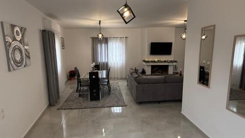 Tithorea Apartment | Το ΦΑΡΑΓΓΙ Του ΠΑΡΝΑΣΣΟΥ