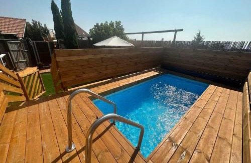 Bruchim Qela' Alon Cabin | בורקאי - בקתות פיליפיניות עם בריכה פרטית