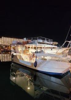 Negev Desert Boat Rental | הספינה של אריק