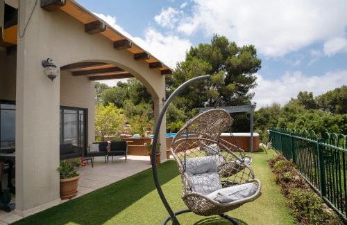 Kfar Vradim Villa | לה פטלונה - ווילה מהממת עם בריכה פרטית בכפר ורדים