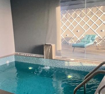 Manah Ski Chalet | إيفا شالية