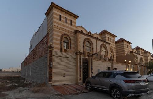 Al Kura Apartment | استديو فاخر بشرفة في ابحر