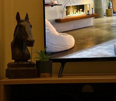 Ghirnatah Apartment | استديو قريب من المطار