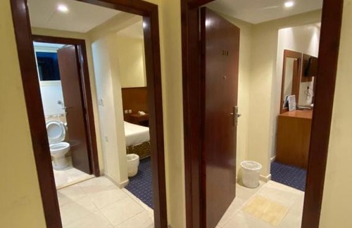 Al Aziziyah Hotel | المختارون الأول