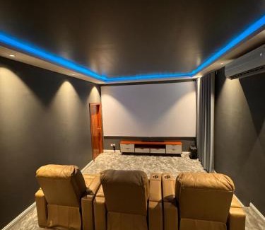 Buraydah Ski Chalet | شاليه الرتاج هوم الفندقي