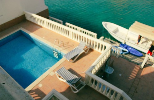 Al Kura House | شاليه بإطلالة بحرية مميزة