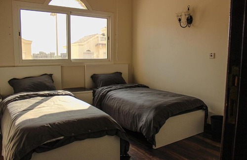 Al Kura House | شاليه بإطلالة بحرية مميزة