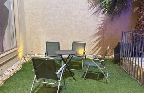 Al Mahdiyah Ski Chalet | شاليه بهيج مع مسبح