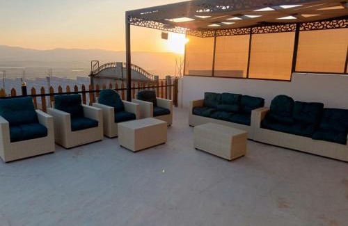 Tabaqat Fahl Ski Chalet | شاليه ومزرعة طبقة فحل Chalet Pella