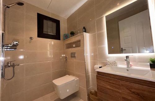 Mizail Apartment | شقة بغرفتين وصالة مودرن وراقية