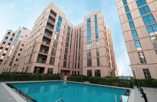 Sharjah Apartment | شقة رائعة بغرفة نوم واحدة وصالة في الممشى - The Sapphire