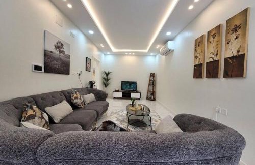 Abha Apartment | شقة فخمة غرفتين وصالة متكاملة قرب لافاندا بارك