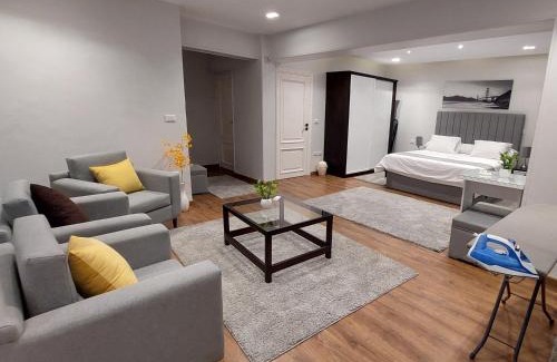 6th of October City Apartment | شقة مفروشة حديثة وواسعة 3 غرف