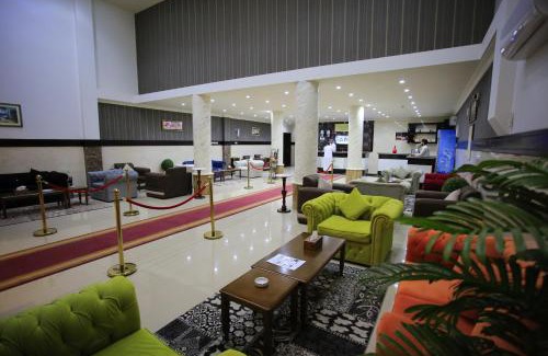 Turaif Hotel | شقق زيد للأجنحة وللشقق المخدومة - Zaid for Suites and Serviced Apartments