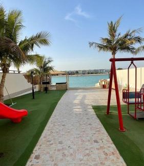 Dhahban Villa | فيلا هابي بيتش شاطى رملي وخاص