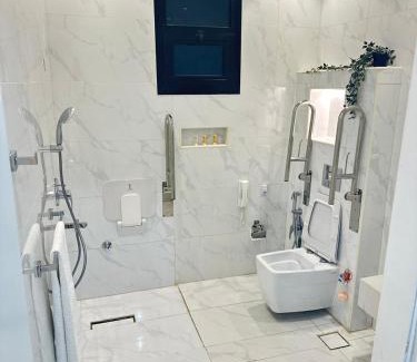 Ghirnatah Apartment | كراون ستي للشقق المخدومة