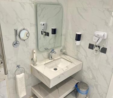 Ghirnatah Apartment | كراون ستي للشقق المخدومة