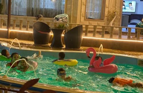 Gurayat Ski Chalet | منتجع سمايل