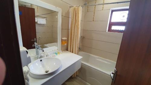 Yanbu Resort | منتجع شاطئ الدولفين للإيواء السياحي