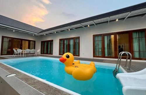 Udon Thani Villa | บ้านพูลวิลล่าอุดรธานี by บ้านแสนรัก