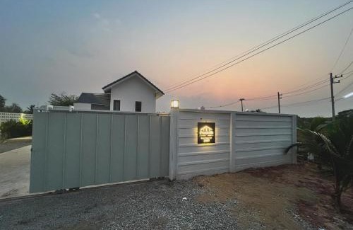 Udon Thani Villa | บ้านพูลวิลล่าอุดรธานี by บ้านแสนรัก