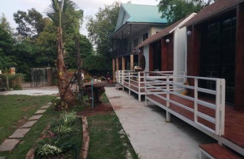 Nong Khai Ski Chalet | บ้านวสุธันย์ฟูจิมินิมอล