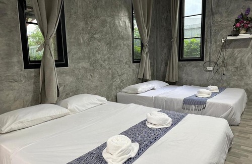 Chiang Khan House | บ้านสาธนี
