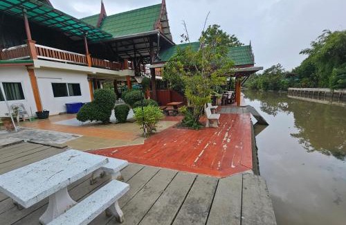 Amphawa House | บ้าน กัญณภัทร โฮมสเตย์