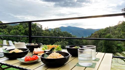 Chom Thong Resort | ม่านป่ามองเขาเฮ้าส์
